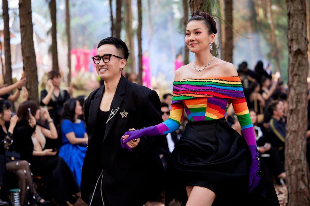 Thanh Hằng thần thái đỉnh cao