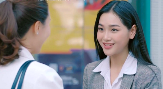 Hành trình công lý: Vẻ đẹp nữ tính ngoài đời của diễn viên vai luật sư trẻ