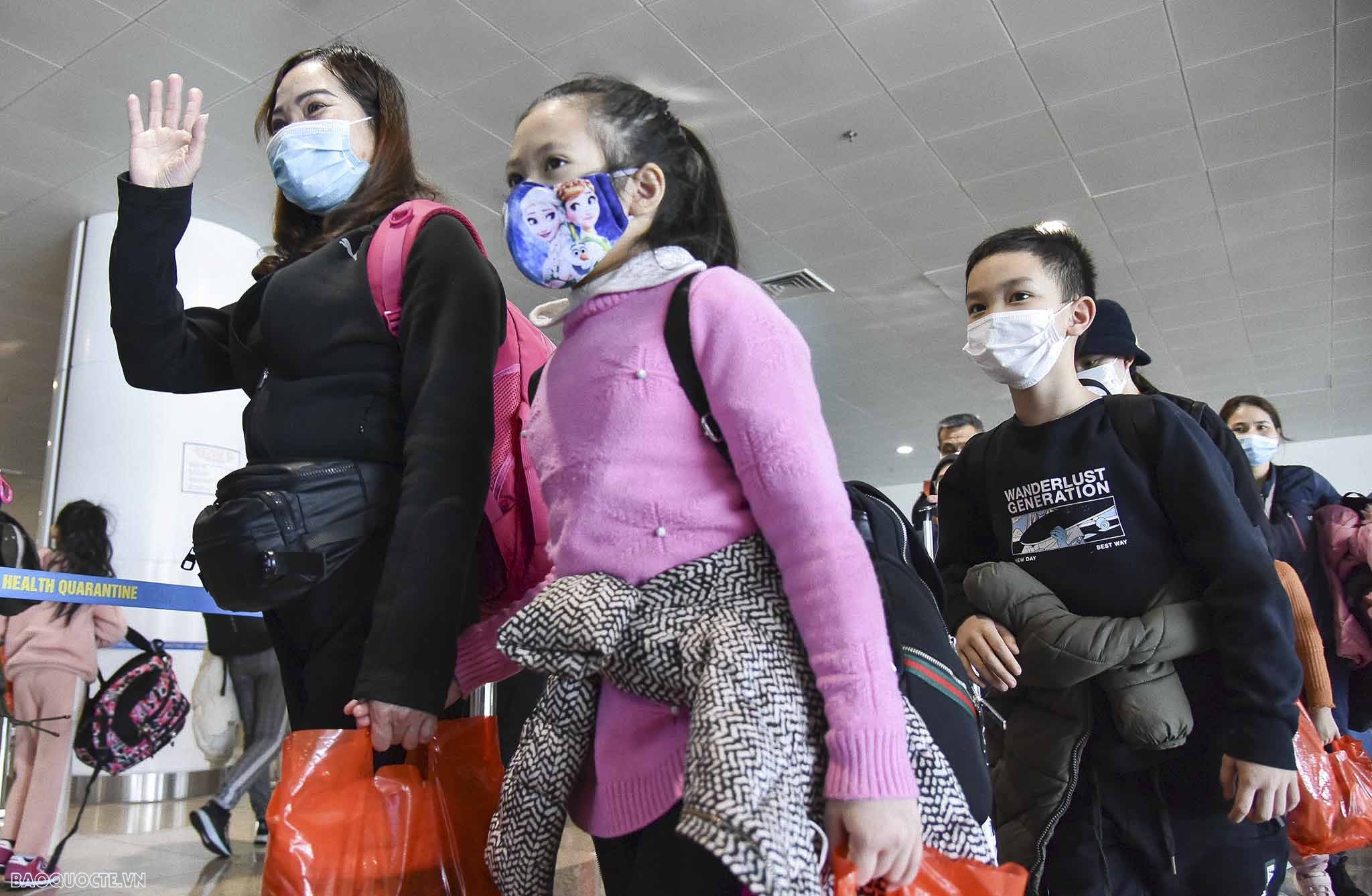 Tinh thần dân tộc, nghĩa tình đồng bào trong thời khắc khó khăn