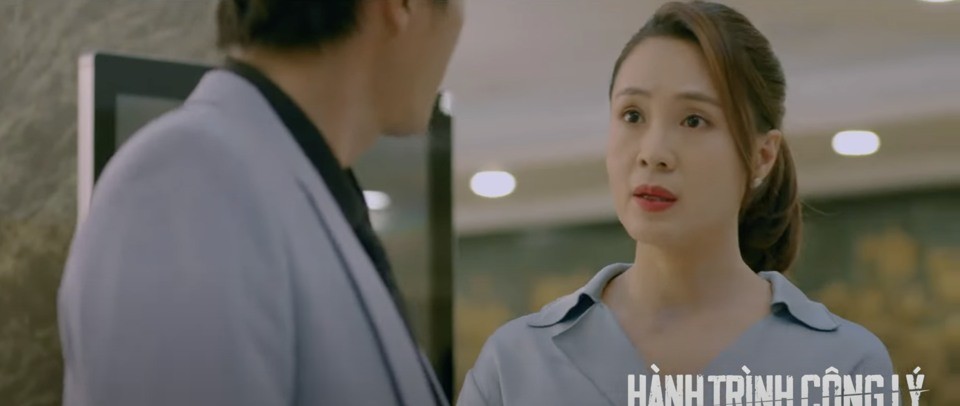 Hành trình công lý tập 14: Phương (Hồng Diễm) bối rối khi bị bắt gặp vào khách sạn với đồng nghiệp Hành trình công lý tập 14: Phương (Hồng Diễm) bối rối khi bị bắt gặp vào khách sạn với đồng nghiệp