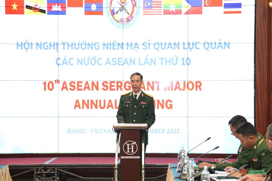 Đại tá Dương Quý Nam – Viện trưởng Viện Quan hệ quốc tế về quốc phòng phát biểu tại Hội nghị. 