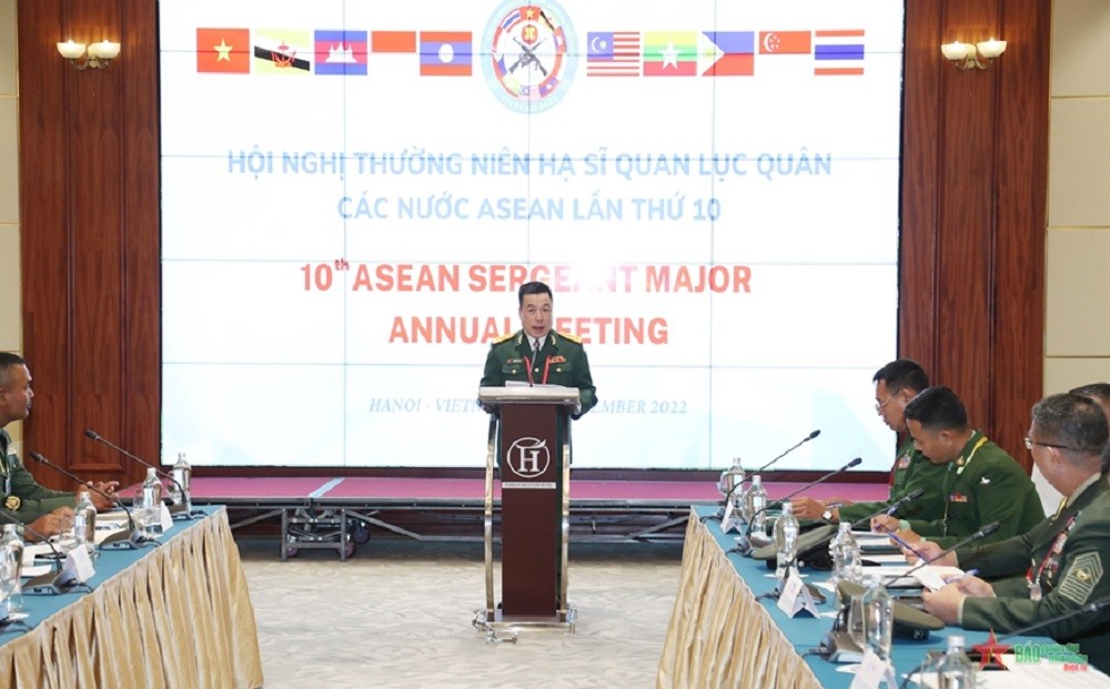 Đại tá Nguyễn Lê Phương đọc diễn văn khai mạc hội nghị.
