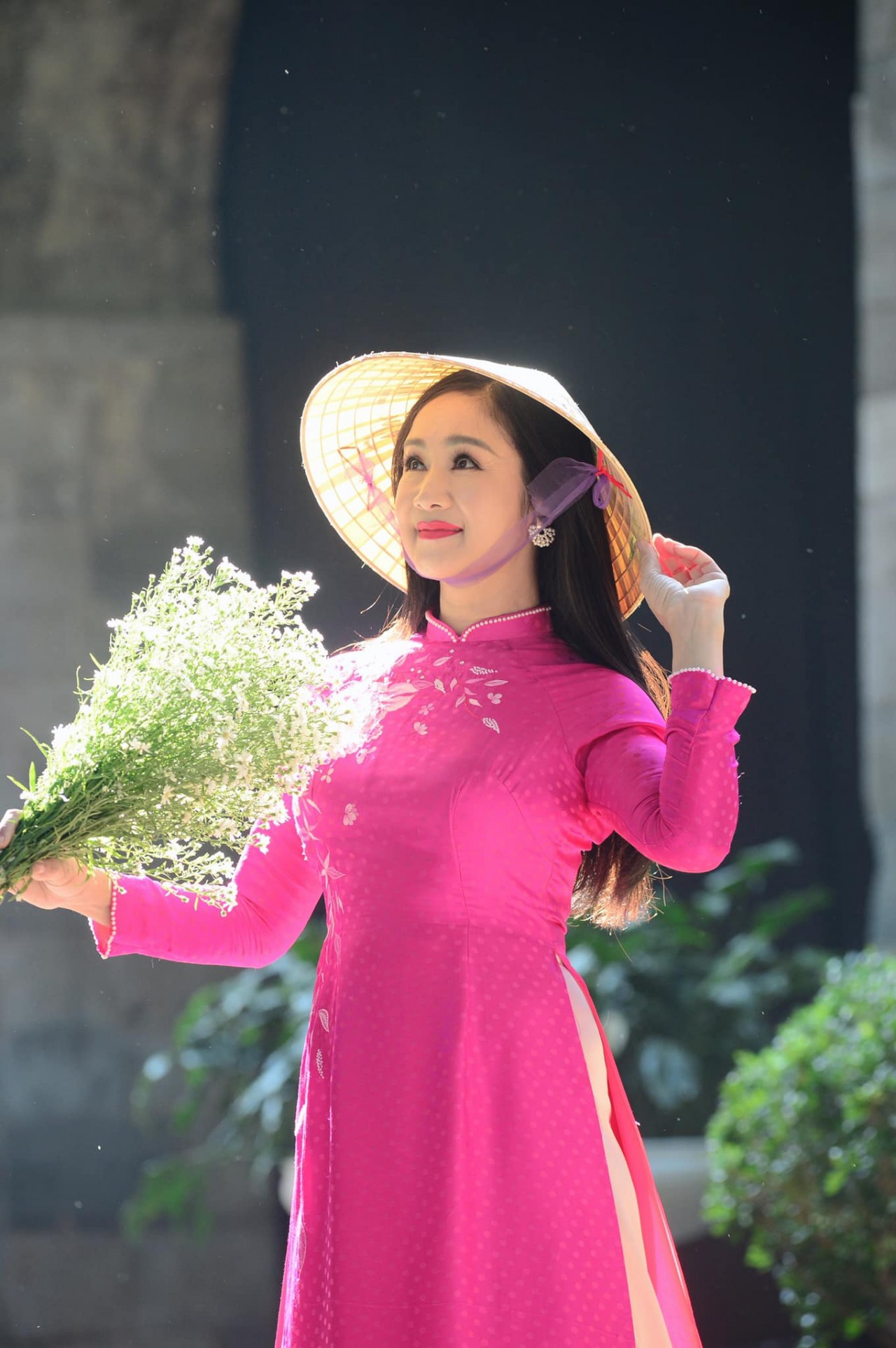 Sao Việt: Jennifer Pham sắc sảo, cuốn hút