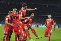 Bayern Munich vững chắc dẫn đầu Bundesliga, Dortmund thua trên sân khách