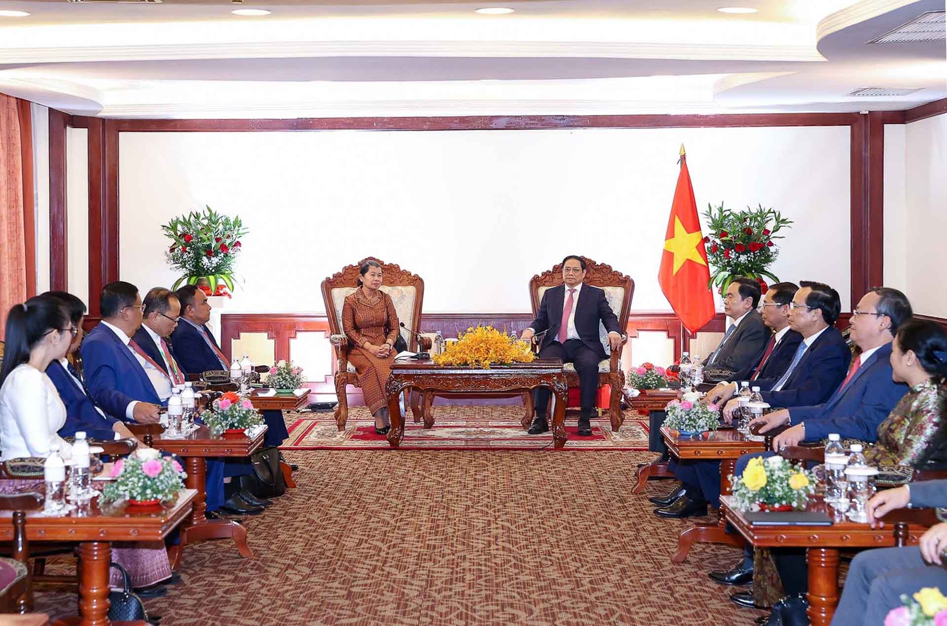 Thủ tướng Phạm Minh Chính tiếp bà Men Sam An, Phó Thủ tướng, Bộ trưởng Quan hệ Quốc hội, Thượng viện và Thanh tra Vương quốc Campuchia, Phó Chủ tịch Đảng Nhân dân Campuchia, Chủ tịch Hội Hữu nghị Campuchia-Việt Nam. (Nguồn: VGP)