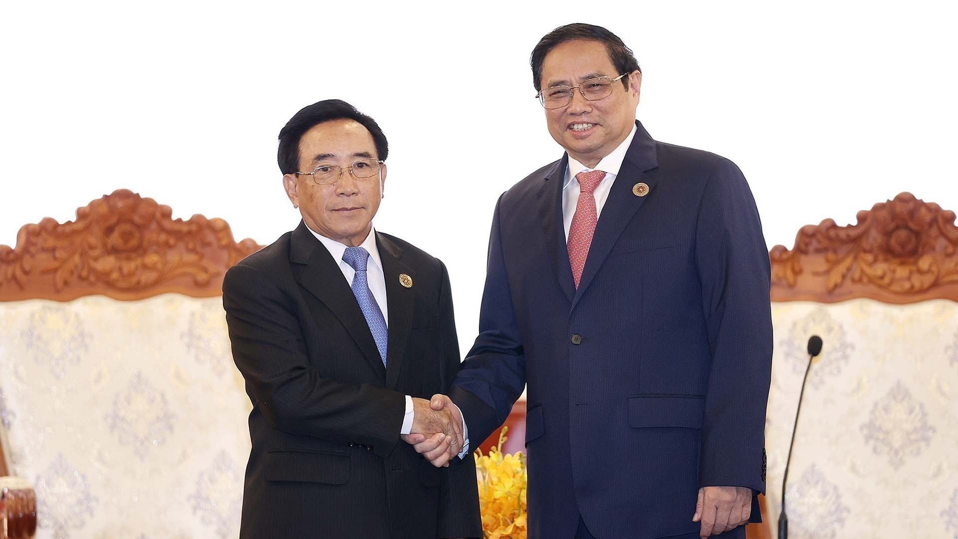 Thủ tướng Phạm Minh Chính gặp Thủ tướng Lào Phankham Viphavanh