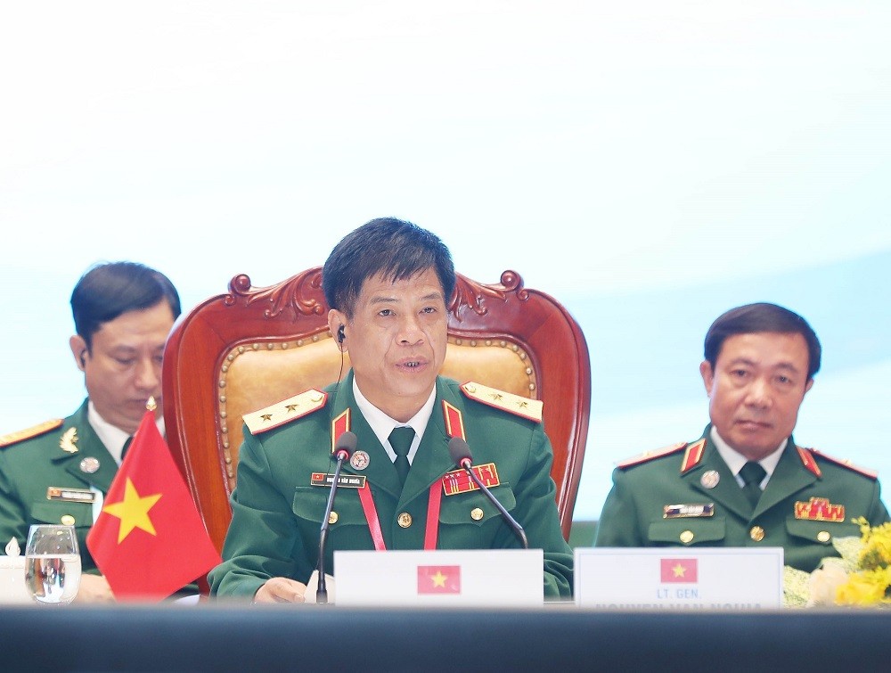 (11.10) Trung tướng Nguyễn Văn Nghĩa khẳng định Lục quân Việt Nam đã tích cực tham gia vào các cơ chế hợp tác quốc phòng trong ASEAN thời gian qua. (Nguồn: TTXVN)