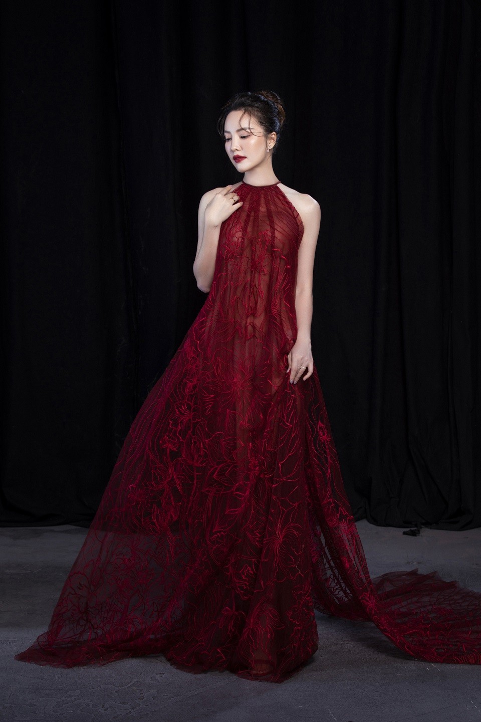 MC -  Á hậu Thụy Vân