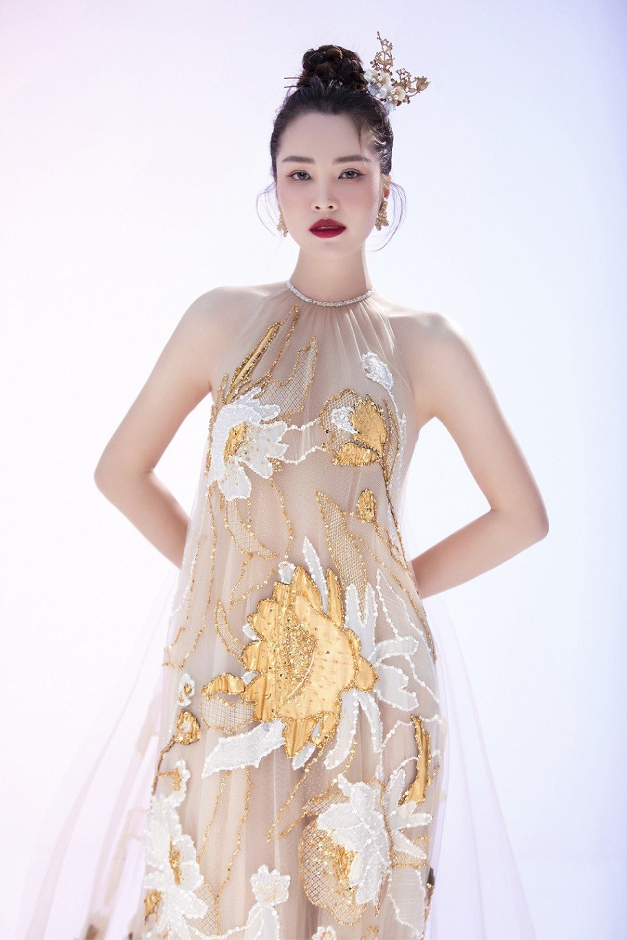 MC -  Á hậu Thụy Vân