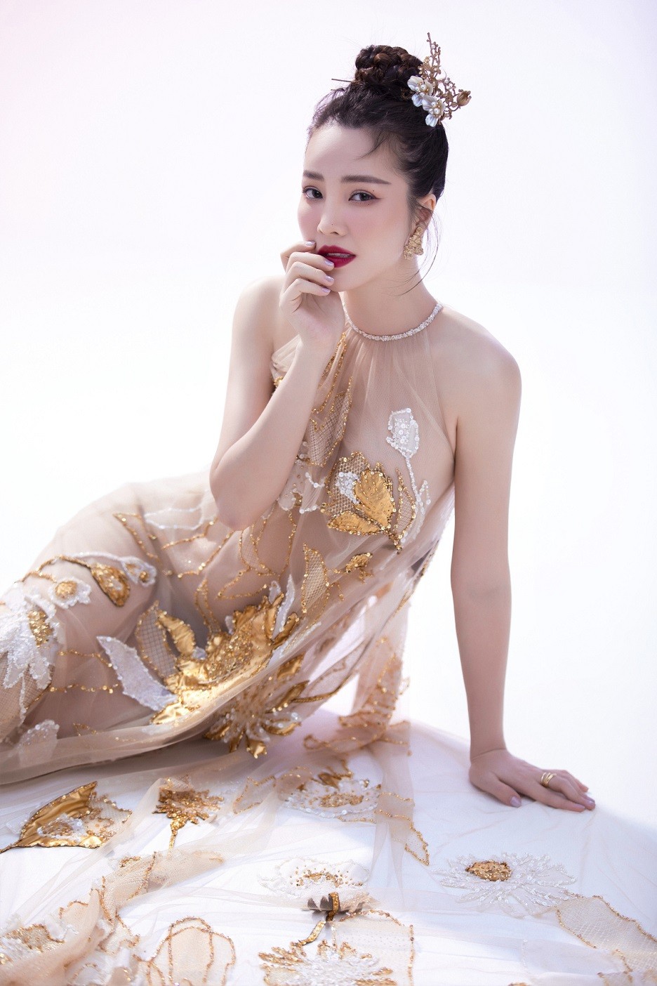 MC -  Á hậu Thụy Vân