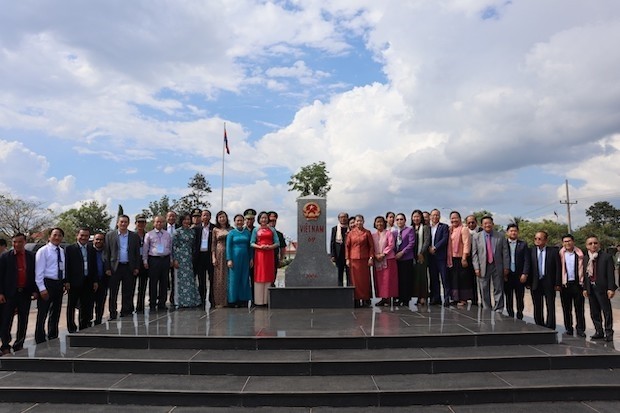 Giao lưu nhân dân ấm tình hữu nghị Việt Nam-Campuchia