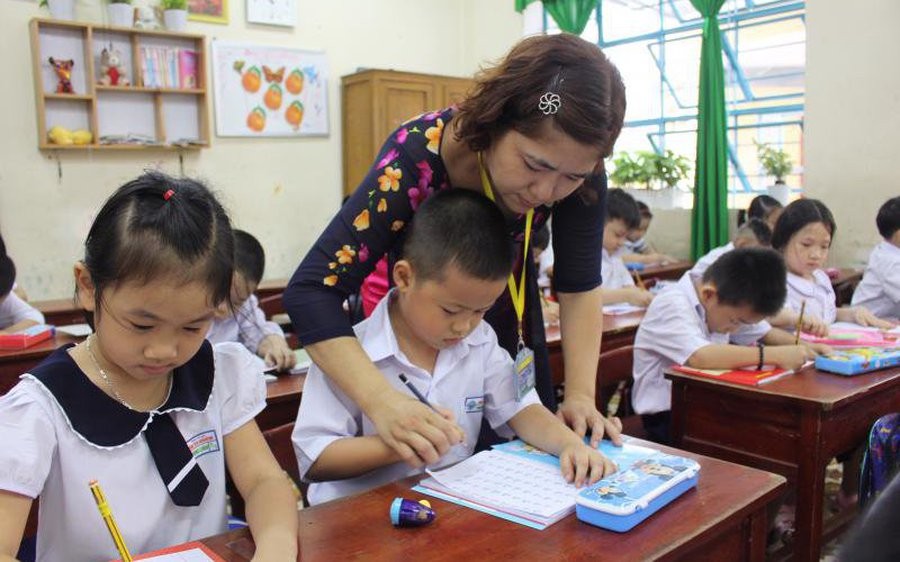Cấp bách tăng lương, phụ cấp ưu đãi cho giáo viên Cấp bách tăng lương, phụ cấp ưu đãi cho giáo viên