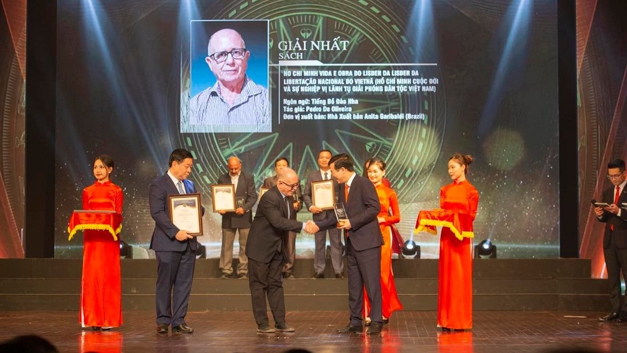 Ấn tượng Việt Nam trong mắt tác giả người Brazil Ấn tượng Việt Nam trong mắt tác giả người Brazil