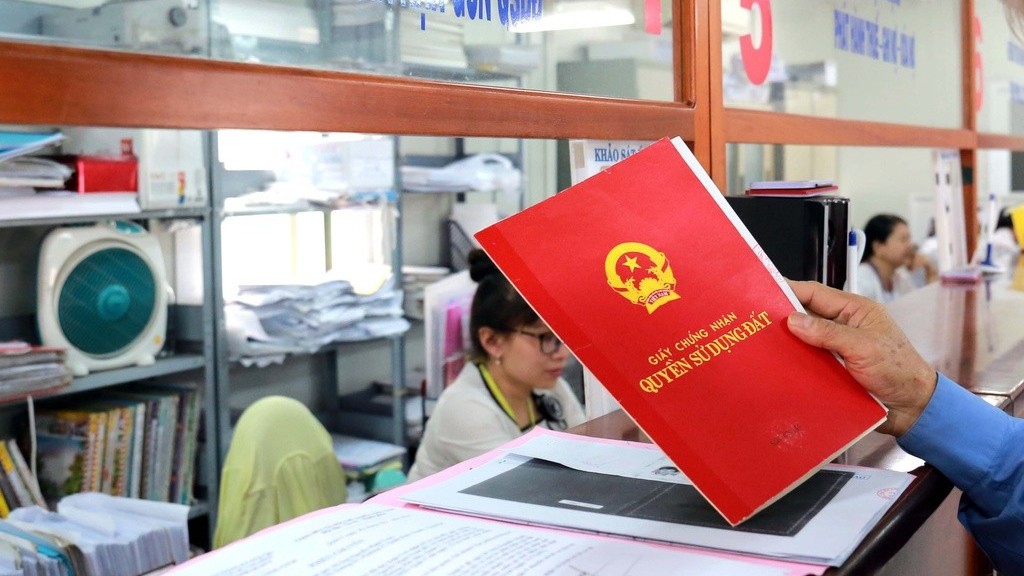 bat dong san moi nhat dung de xuat goi tin dung 110000 ty dong xu nghiem sai pham ve vu no 1000 so do quy dinh nha cong vu giao vien