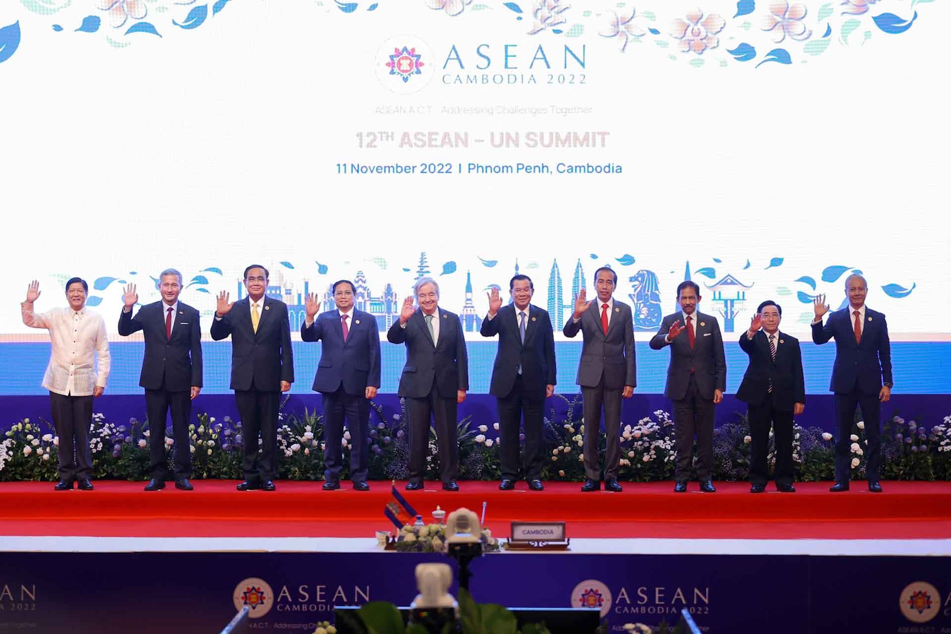 Các đại biểu tham dự Hội nghị cấp cao ASEAN-LHQ chụp ảnh chung.  (Nguồn: VGP)