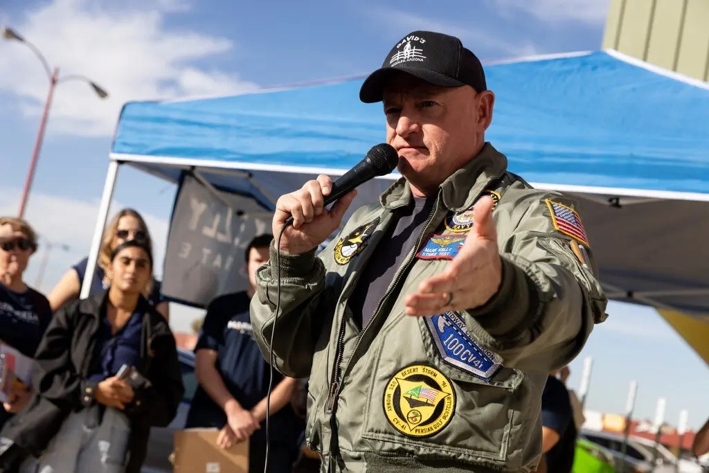 Bầu cử giữa kỳ Mỹ: Đảng Dân chủ san bằng cách biệt với đảng Cộng hòa, phát huy hiệu quả tốt hơn dự đoán