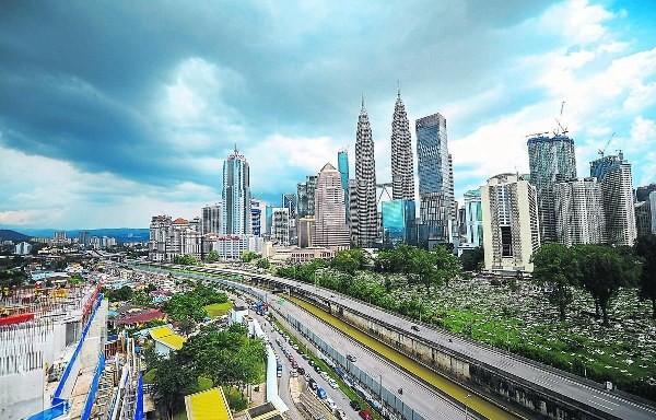 Malaysia sẽ sớm bắt đầu các thủ tục để gia nhập BRICS, chờ thêm 'cái gật đầu' từ Nam Phi Malaysia sẽ sớm bắt đầu các thủ tục để gia nhập BRICS, chờ thêm 'cái gật đầu' từ Nam Phi