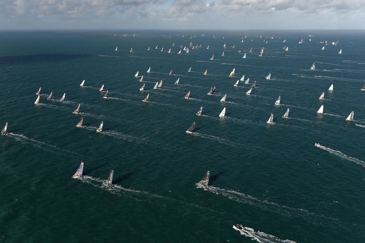 Ảnh ấn tượng tuần (7-13/11): Nữ binh sĩ Ukraine bắn pháo tự hành 2S7 Pion, Nga rút khỏi Kherson, gay cấn bầu cử giữa kỳ Mỹ-ông Biden giành lợi thế lớn