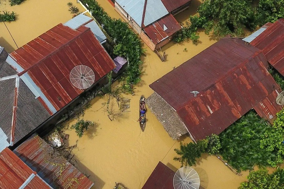 Ảnh ấn tượng tuần (7-13/11): Nữ binh sĩ Ukraine bắn pháo tự hành 2S7 Pion, Nga rút khỏi Kherson, gay cấn bầu cử giữa kỳ Mỹ-ông Biden giành lợi thế lớn