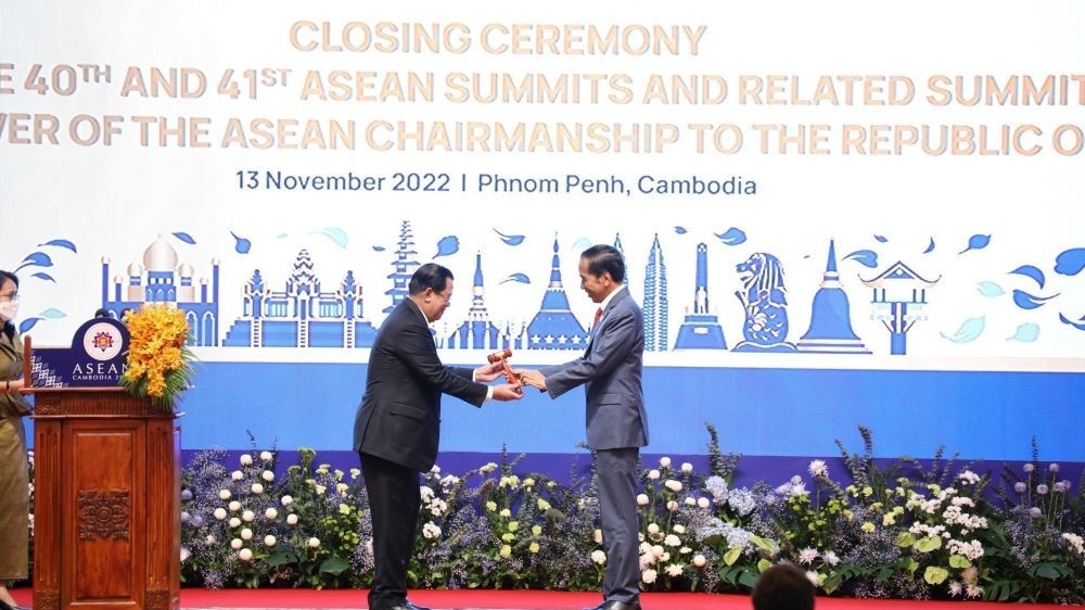 diem tin the gioi sang 1411 be mac hoi nghi cap cao asean no kinh hoang o tho nhi ky australia lap canh sat mang