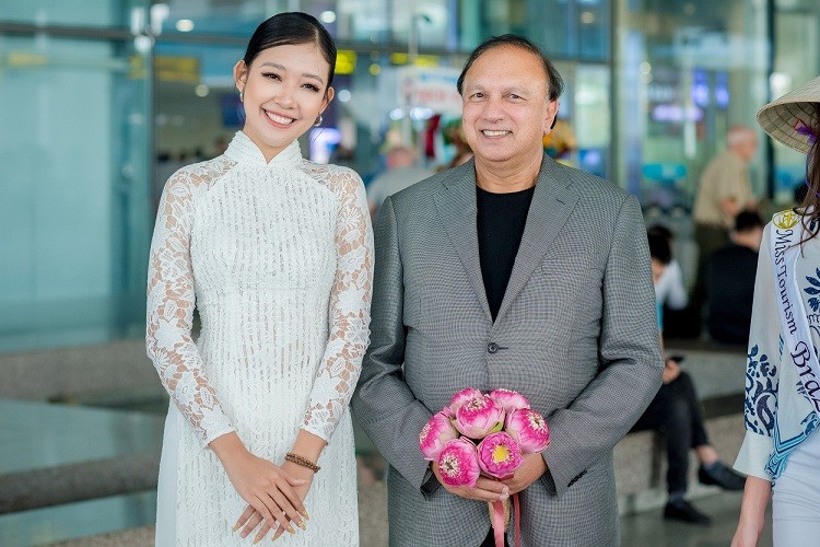 Những thí sinh đầu tiên của Hoa hậu Du lịch Thế giới 2022 đã đến Việt Nam