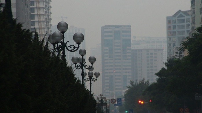 Dự báo thời tiết đêm nay và ngày mai (14-15/11): Hà Nội nhiều mây; Bắc Bộ lạnh về đêm và sáng sớm; nhiều nơi mưa rào rải rác