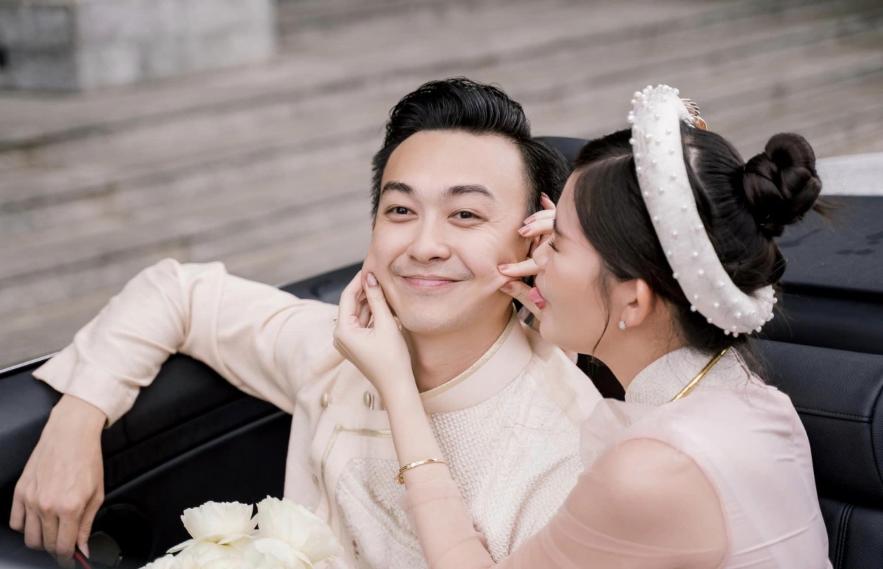 Khoảnh khắc hạnh phúc của cô dâu Ngân Anh Khoảnh khắc hạnh phúc của cô dâu Ngân Anh