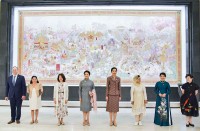 Phu nhân Chủ tịch nước cùng phu nhân, phu quân trưởng đoàn APEC tham quan Bảo tàng Hoàng gia Thái Lan