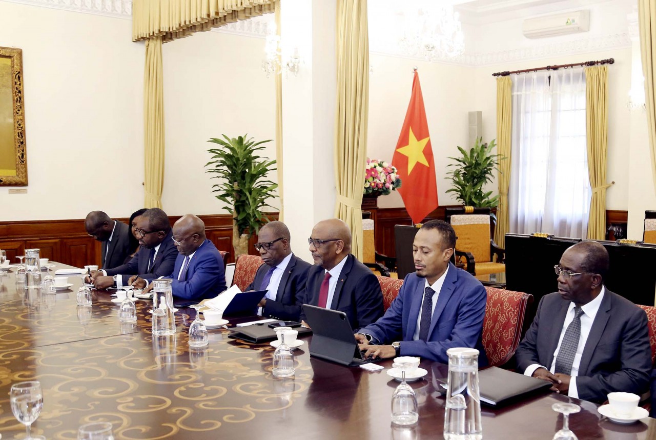 Đẩy mạnh hợp tác kinh tế Việt Nam - Bờ Biển Ngà Đẩy mạnh hợp tác kinh tế Việt Nam-Bờ Biển Ngà