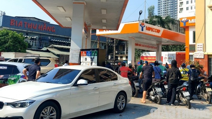 gia xang dau hom nay 612 the gioi giam nhe trong nuoc theo da thi truong quoc te