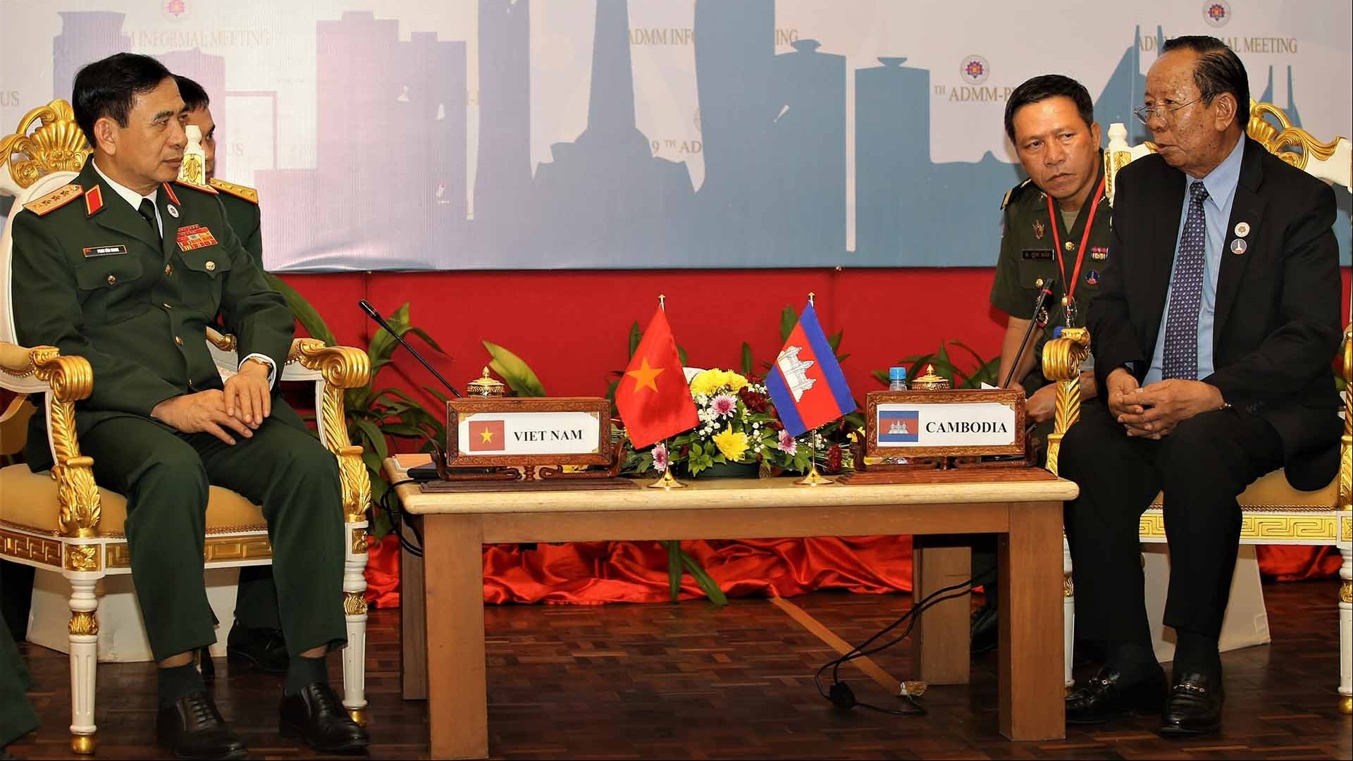 Việt Nam thúc đẩy hợp tác quốc phòng với Campuchia và Trung Quốc