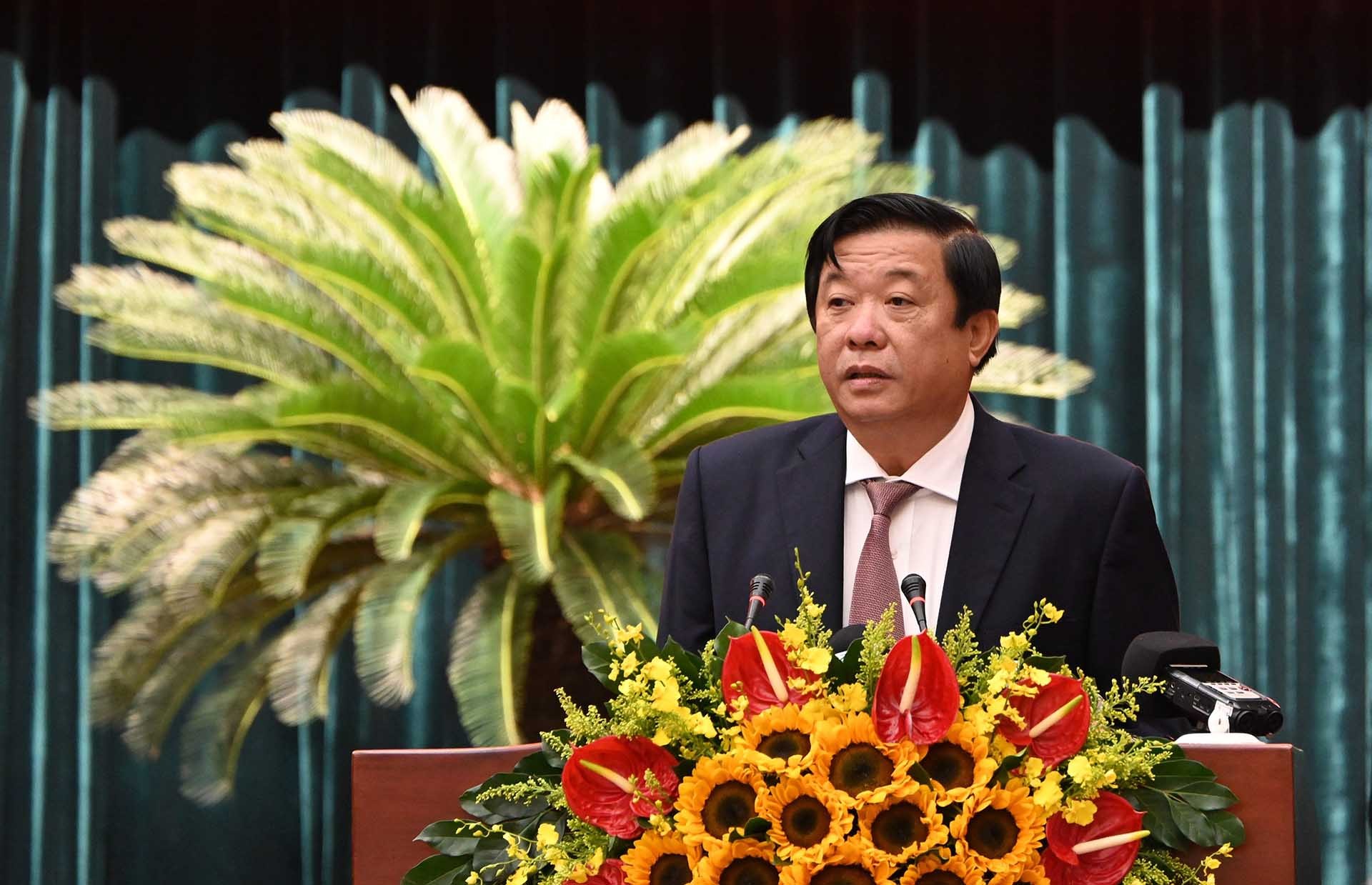 Đồng chí Bùi Văn Nghiêm, Ủy viên Trung ương Đảng, Bí thư Tỉnh ủy, Chủ tịch HĐND tỉnh Vĩnh Long, phát biểu tại Hội thảo. (Nguồn: TTXVN)