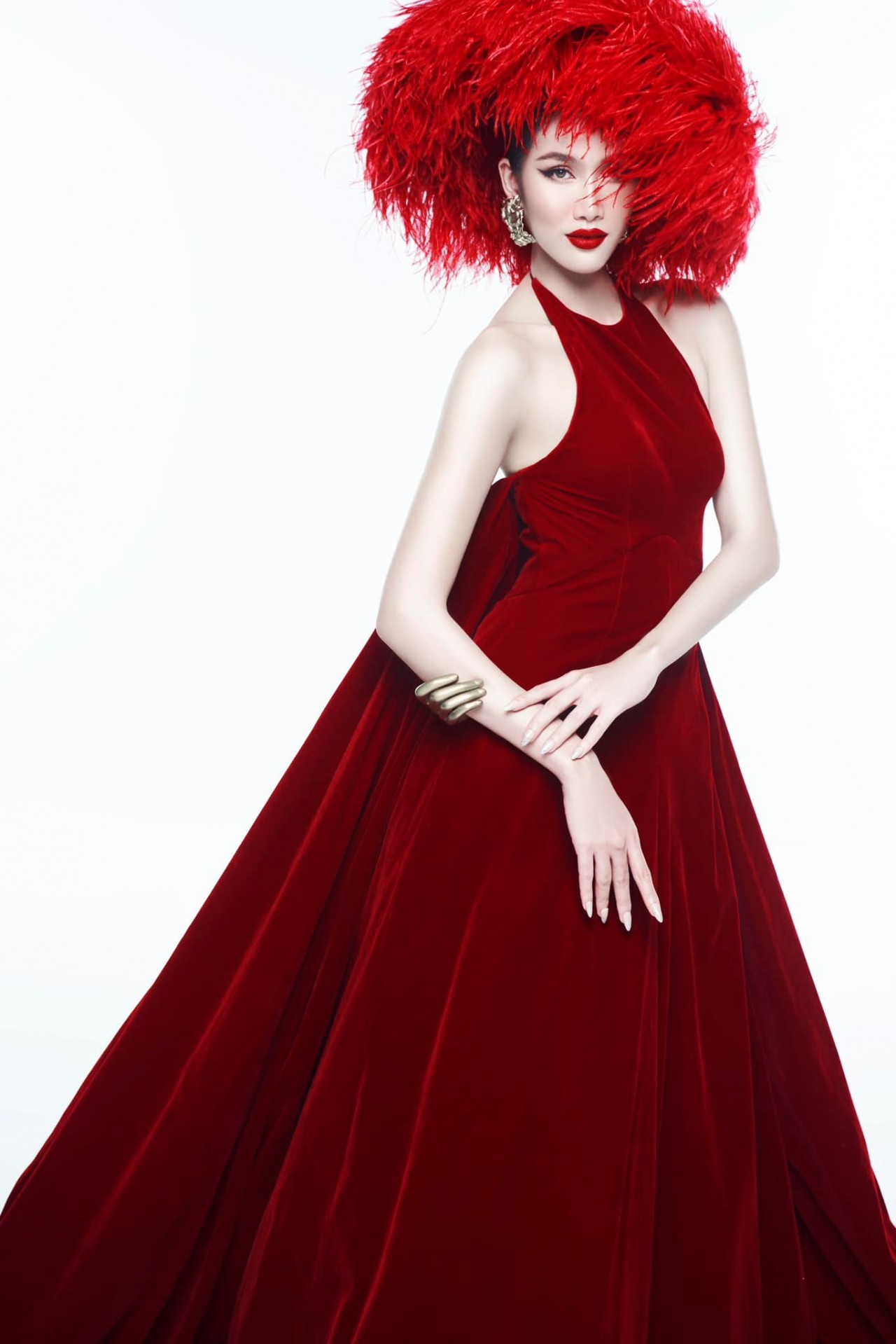 Á hậu Phương Anh