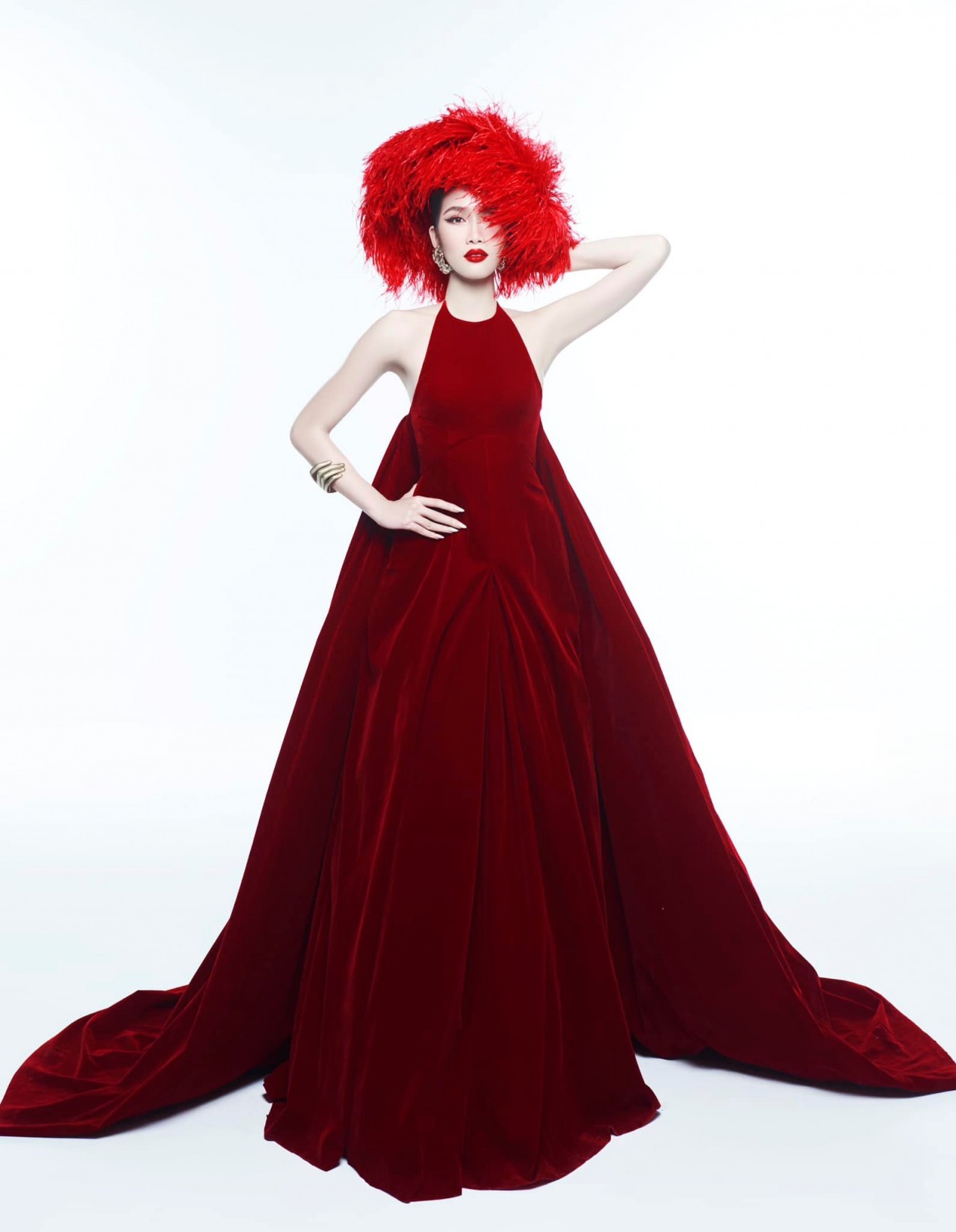 Á hậu Phương Anh