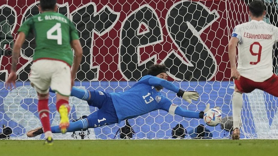 da hong qua phat den lewandowski xin loi nguoi ham mo thu mon mexico noi da bat bai tien dao ba lan