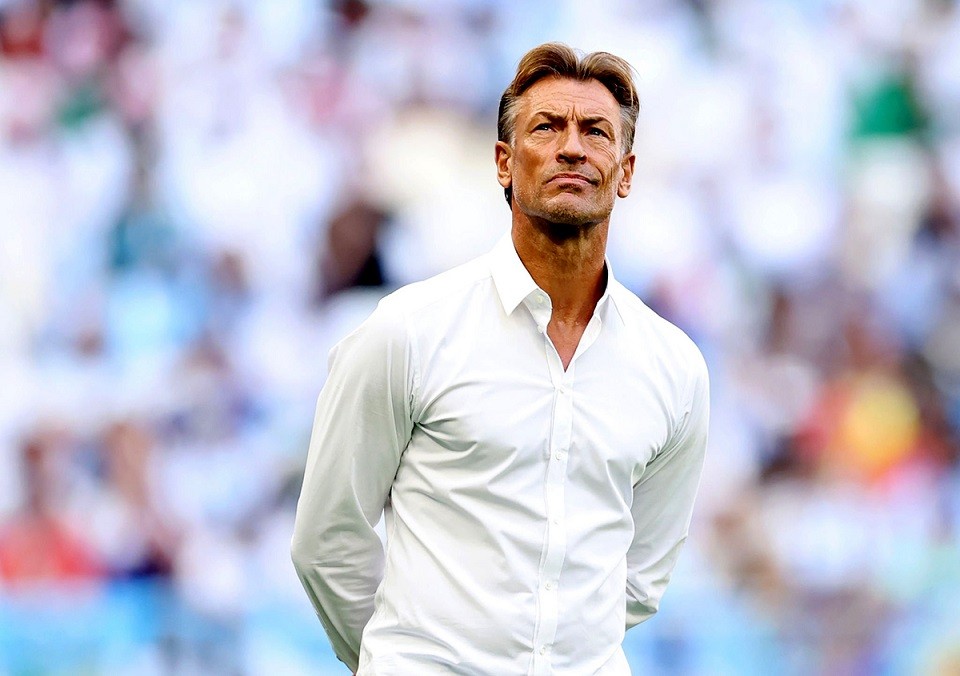Tối 22/11, HLV Herve Renard cùng tuyển Arab Saudi tạo nên cơn 'địa chấn' khi đánh bại Argentina 2-1 với những ngôi sao hàng đầu thế giới như Messi, Di Maria... ở lượt trận ra quân bảng C World Cup 2022. Thông tin về vị HLV điển trai này được nhiều người tìm kiếm sau trận đấu.