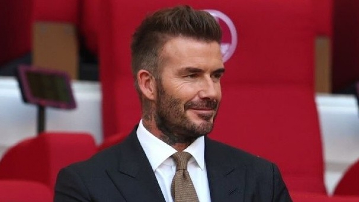 Joe Lycett dường như đã bỏ ra 10.000 bảng vì vai trò của Beckham tại World Cup