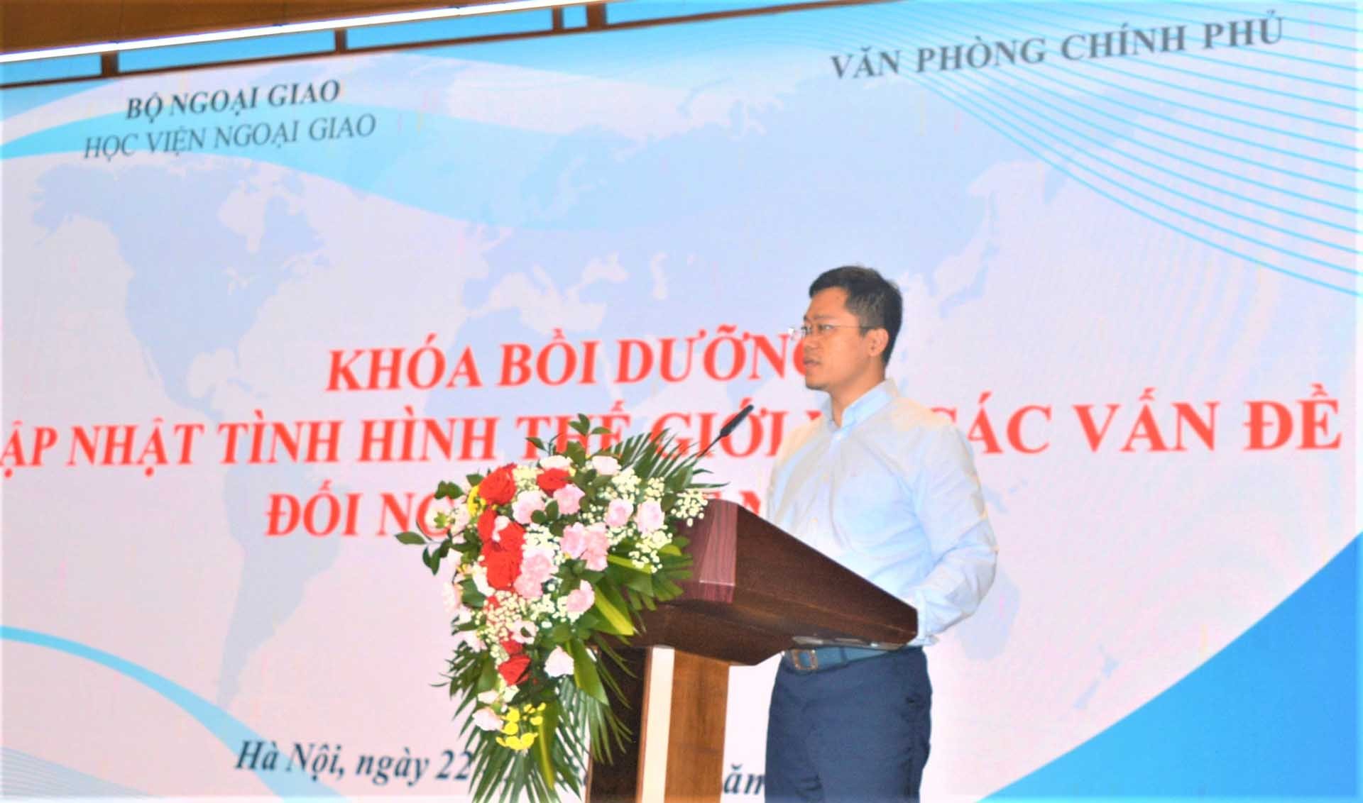 Ông Nguyễn Hoàng Tuấn, Phó Vụ trưởng, Vụ Tổ chức Cán bộ, Văn phòng Chính phủ phát biểu.
