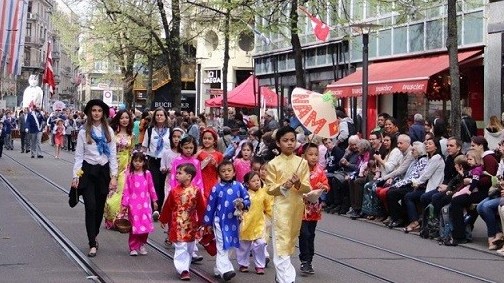 Ngôi trường tiếng Việt đặc biệt ở Thụy Sỹ Ngôi trường tiếng Việt đặc biệt ở Thụy Sỹ