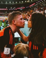 World Cup 2022: Đội tuyển Bỉ chia vui chiến thắng với gia đình trên khán đài