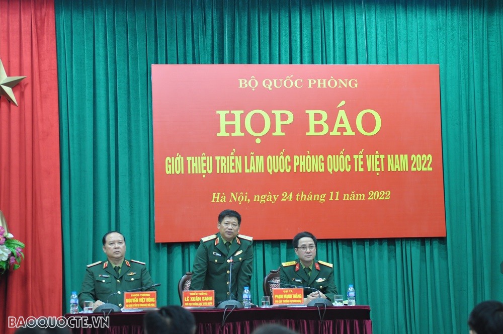 (11.24) Đại diện Bộ Quốc phòng phát biểu tại Họp báo về Triển lãm Quốc phòng Quốc tế Việt Nam năm 2022 ngày 24/11. (Ảnh: Minh Quân)