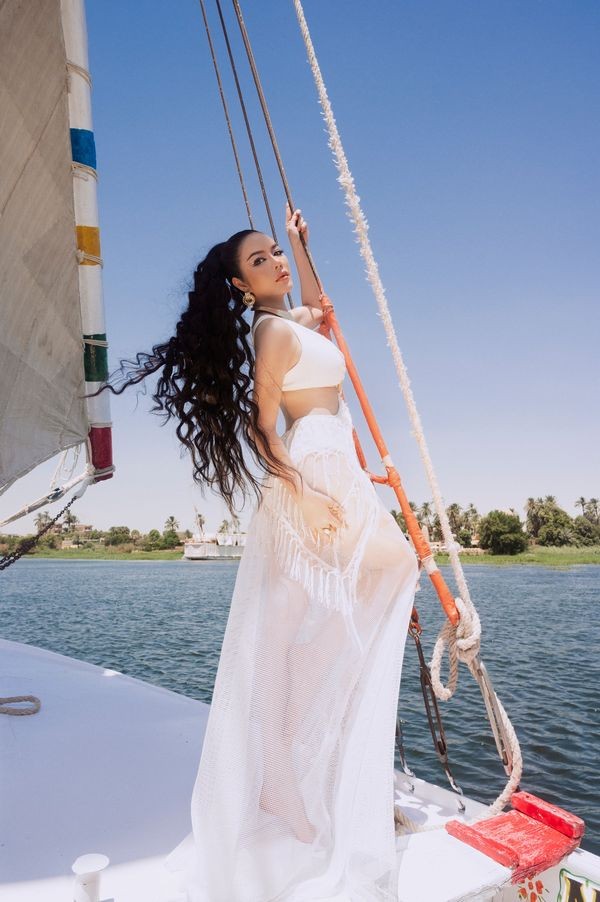 Sành điệu như Lý Nhã Kỳ