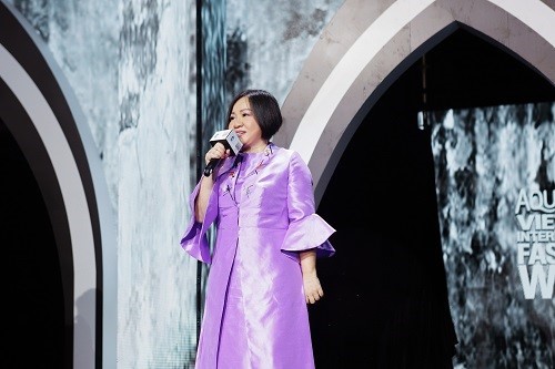 Khai mạc Tuần lễ thời trang Quốc tế Việt Nam Thu Đông 2022 tôn vinh di sản văn hóa dân tộc Khai mạc Tuần lễ thời trang Quốc tế Việt Nam Thu Đông 2022 tôn vinh di sản văn hóa dân tộc