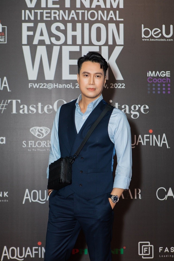 Khai mạc Tuần lễ thời trang Quốc tế Việt Nam Thu Đông 2022 tôn vinh di sản văn hóa dân tộc Khai mạc Tuần lễ thời trang Quốc tế Việt Nam Thu Đông 2022 tôn vinh di sản văn hóa dân tộc