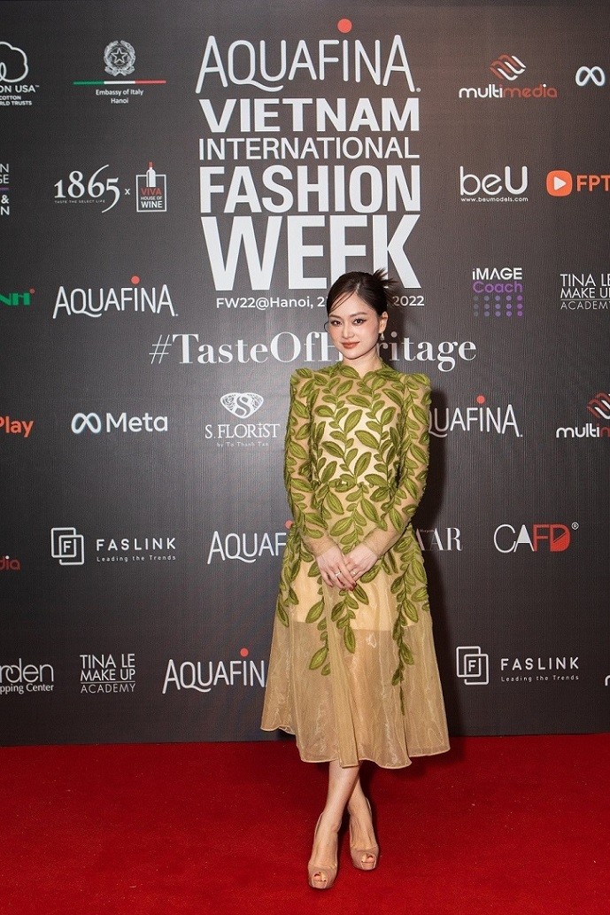 Khai mạc Tuần lễ thời trang Quốc tế Việt Nam Thu Đông 2022 tôn vinh di sản văn hóa dân tộc Khai mạc Tuần lễ thời trang Quốc tế Việt Nam Thu Đông 2022 tôn vinh di sản văn hóa dân tộc