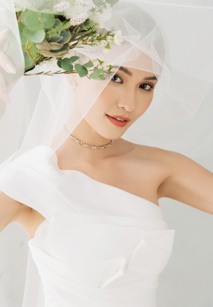 Ảnh cưới lung linh của Á hậu Thùy Dung