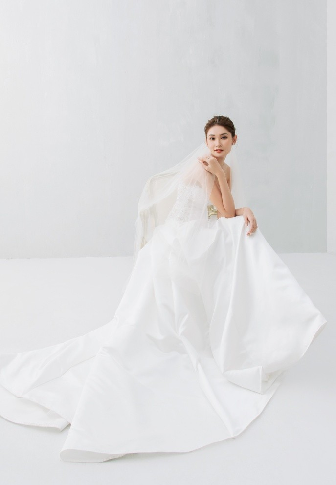 Ảnh cưới lung linh của Á hậu Thùy Dung