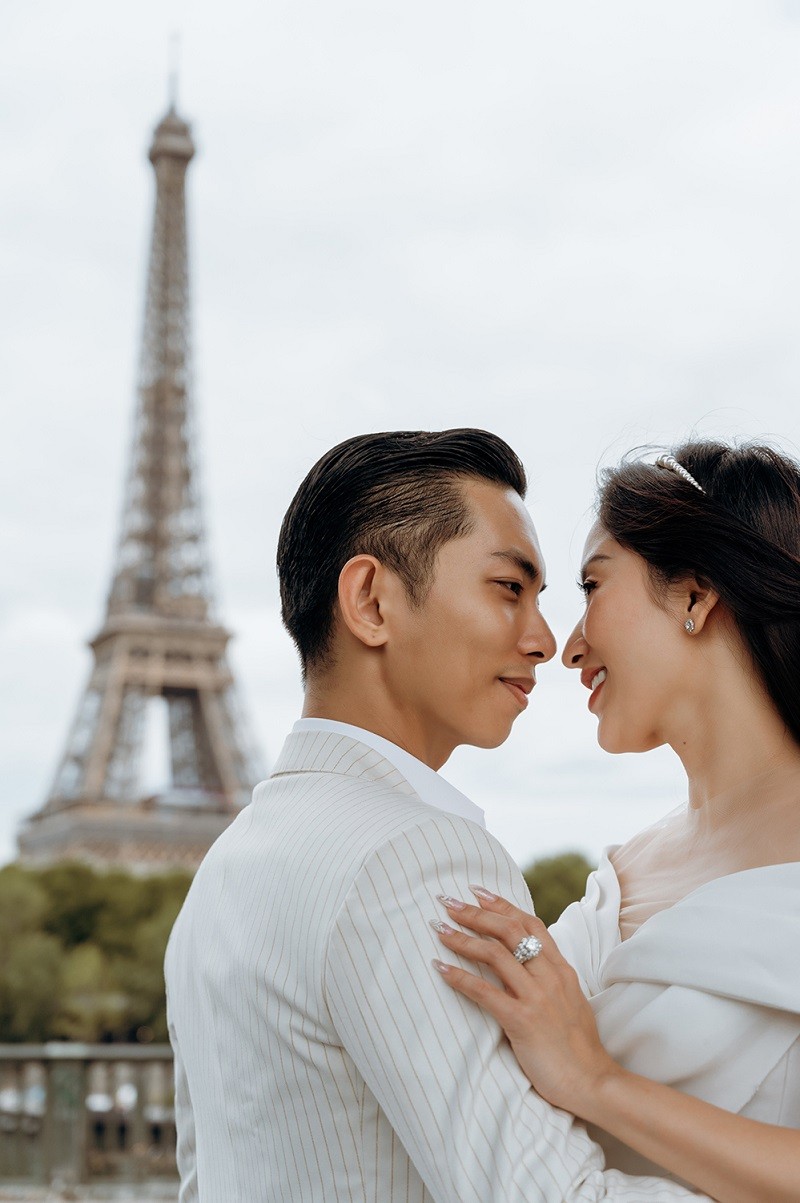 Ảnh cưới chụp ở Paris đậm chất khiêu vũ của Khánh Thi - Phan Hiển