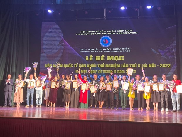 Liên hoan quốc tế Sân khấu thử nghiệm trao 82 giải cho các nghệ sỹ và vở diễn Liên hoan quốc tế Sân khấu thử nghiệm trao 82 giải cho các nghệ sỹ và vở diễn