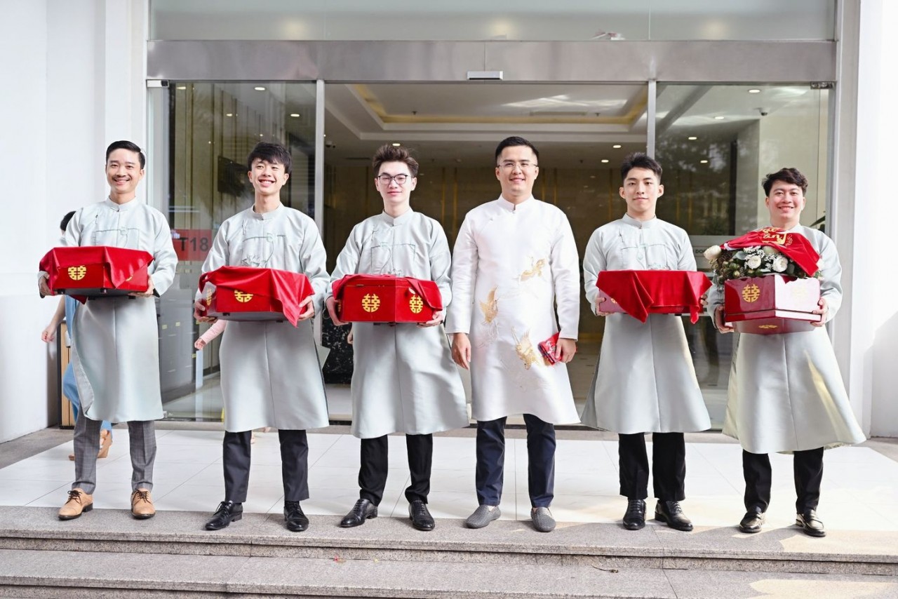 Lễ ăn hỏi đặc biệt của Hoa hậu Ngọc Hân